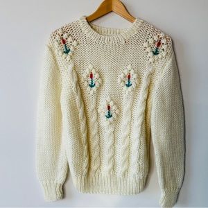 Vintage Thick Cable Knit Sweater with Flower Details Size M